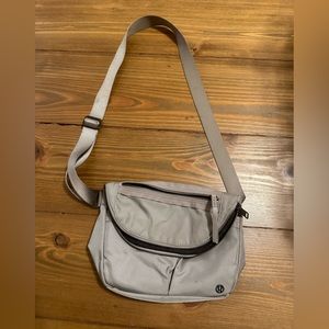 Lululemon large Festival crossbody grey